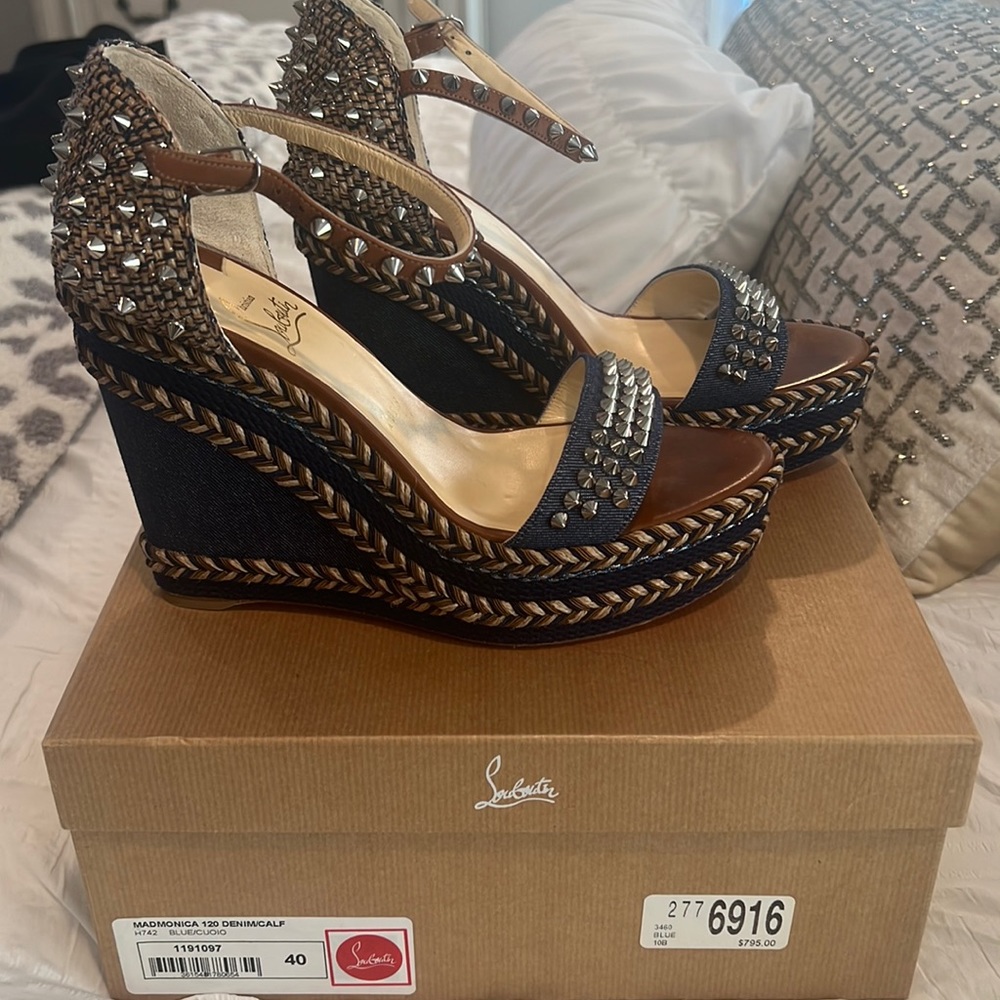 Denim louboutin wedge size 40
